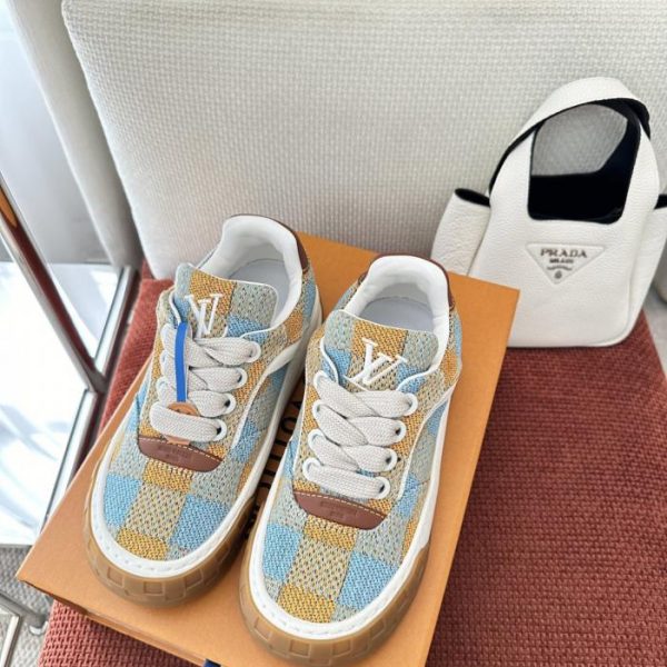 Sneakers LV serie TILTED con motivo a scacchi blu (TS1EQG)