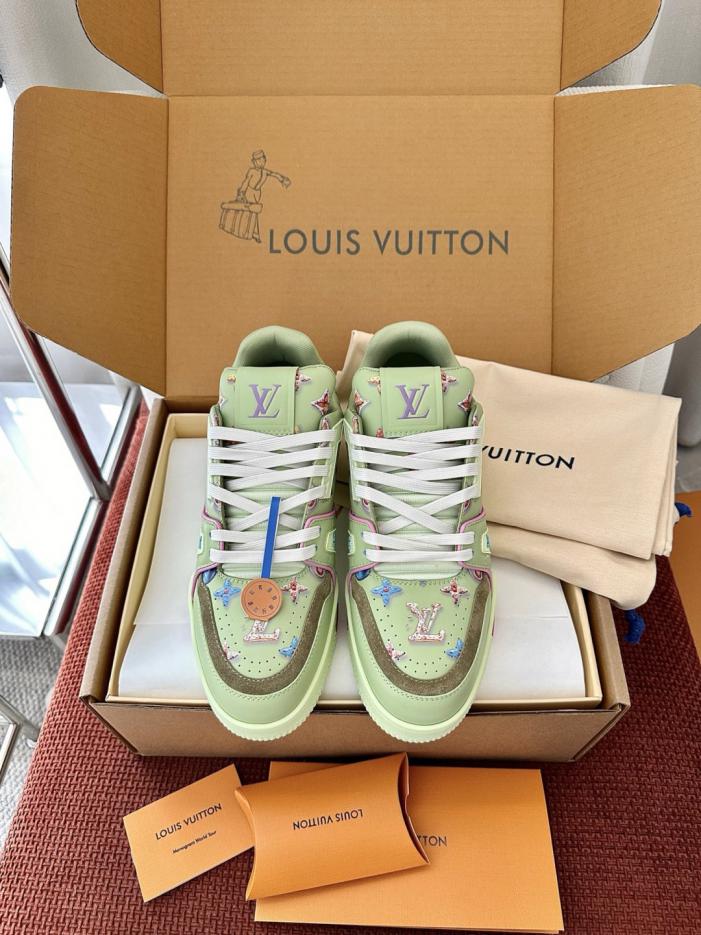 repliche,replica,perfette,siti di,affidabili,migliori siti,dove comprare,1:1,scarpe da ginnastica Sneakers LV TRAINER in pelle con stampa a ciambelle – Verdi (0MFNOC) repliche,replica,perfette,siti di,affidabili,migliori siti,dove comprare,1:1,scarpe da ginnastica Sneakers LV TRAINER in pelle con stampa a ciambelle – Verdi (0MFNOC)