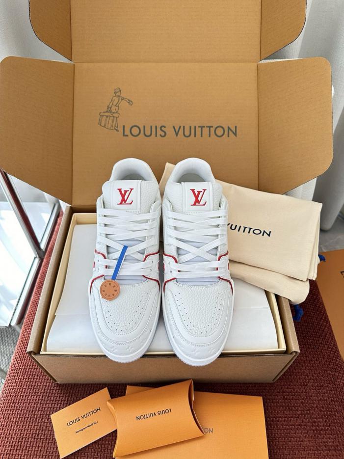 repliche,replica,perfette,siti di,affidabili,migliori siti,dove comprare,1:1,scarpe da ginnastica LV TRAINER Sneakers in pelle con ricami floreali – Esclusiva Cruise bianca e rossa (IKULJT) repliche,replica,perfette,siti di,affidabili,migliori siti,dove comprare,1:1,scarpe da ginnastica LV TRAINER Sneakers in pelle con ricami floreali – Esclusiva Cruise bianca e rossa (IKULJT)